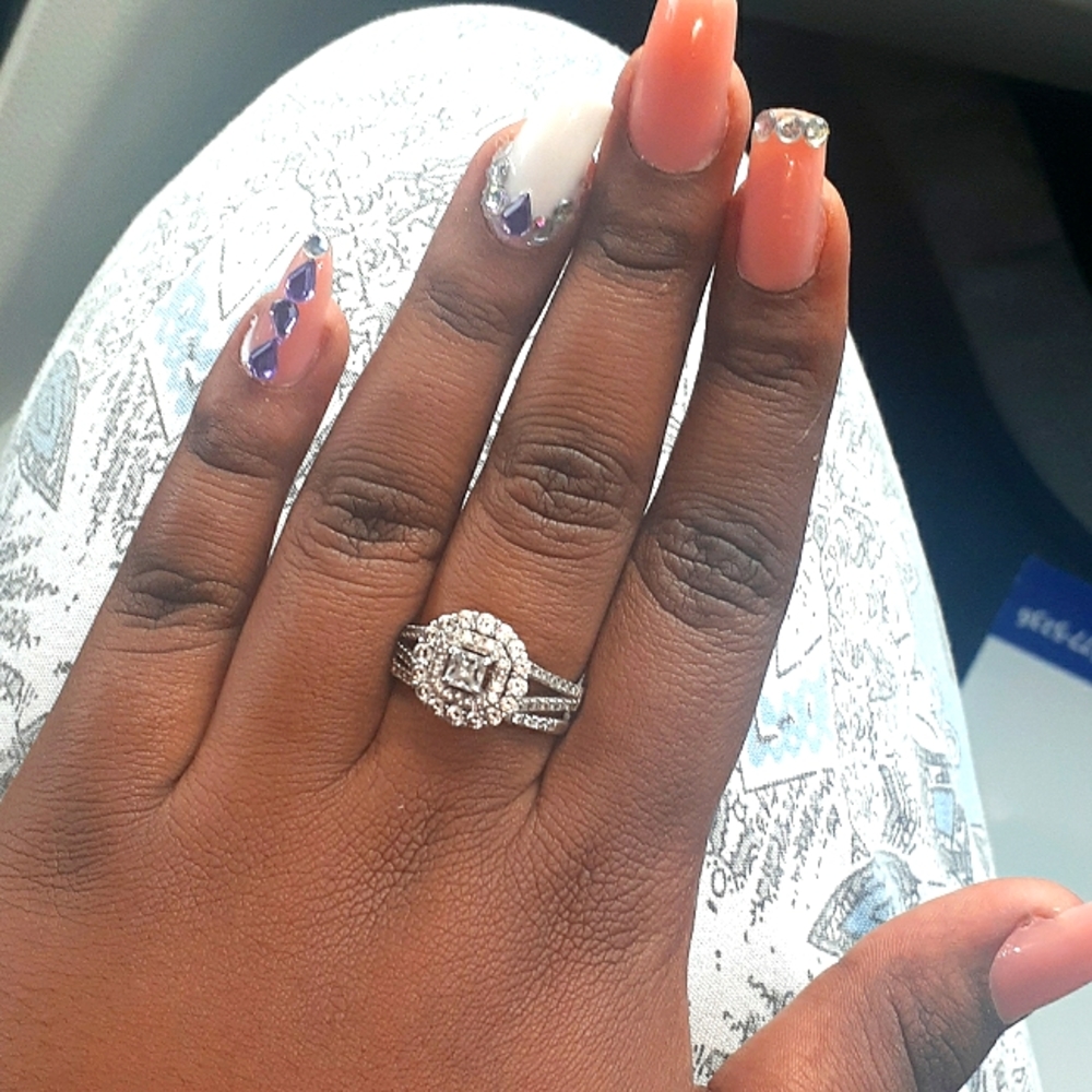 Diamond Ring - Picture 3 of 4